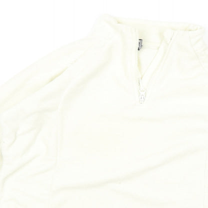 Close-up detail of Berg Outdoor women’s white jumper, size L