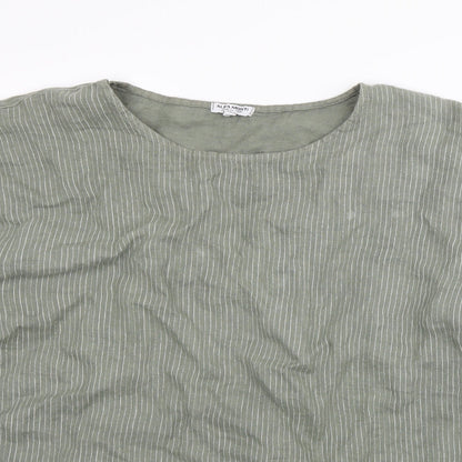 Close-up detail of Alba Monti women’s green basic blouse, size XL