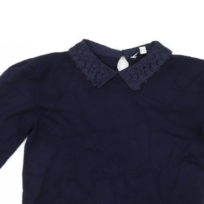 Close-up detail of Warehouse women’s blue basic t-shirt, size UK 6
