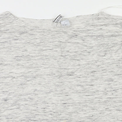 Close-up detail of H&M women’s grey basic t-shirt, size XS