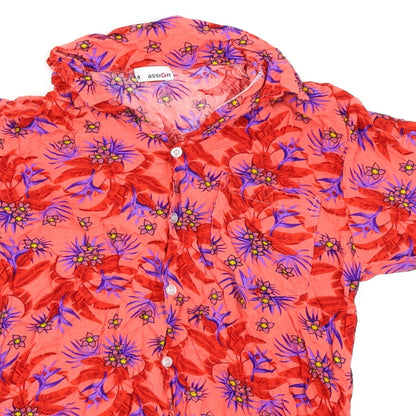 Close-up detail of assign women’s red floral basic button-up, size L