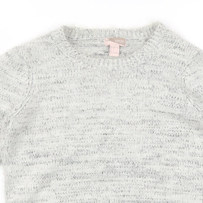 Close-up detail of Forever 21 women’s grey henley jumper, size S