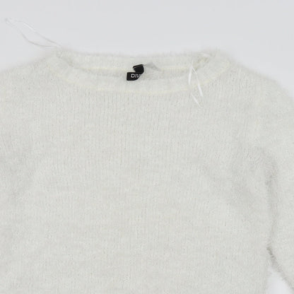 Close-up detail of Divided by H&M women’s white jumper, size UK 4