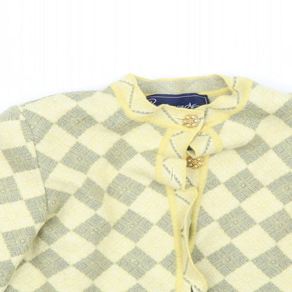 Close-up detail of Bermonde women’s yellow jacket blazer, size UK 14