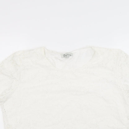 Close-up detail of paramour women’s white basic blouse, size L
