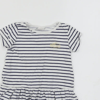 Close-up detail of H&M Baby White Pinstripe A-Line, size 12, Months - Cloud Print