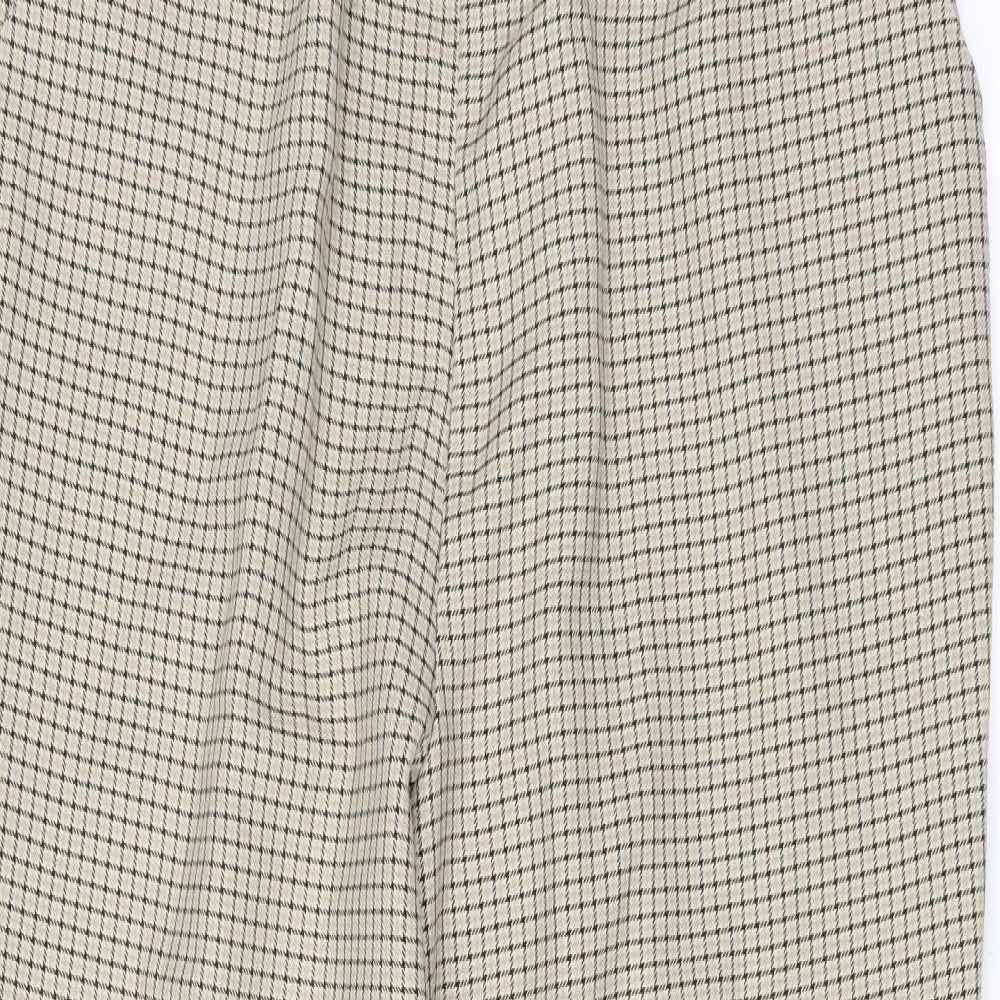 Preworn Womens White   Trousers  Size 18 L27 in