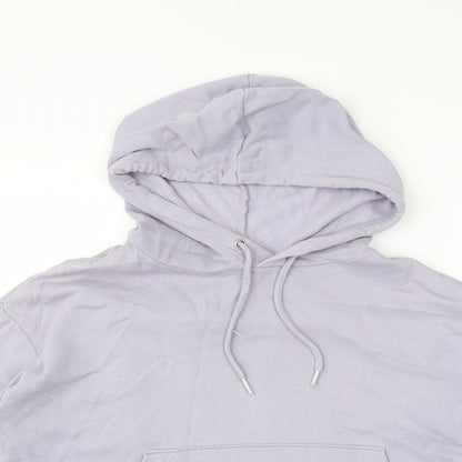 Close-up detail of H&M women’s purple pullover hoodie, size M