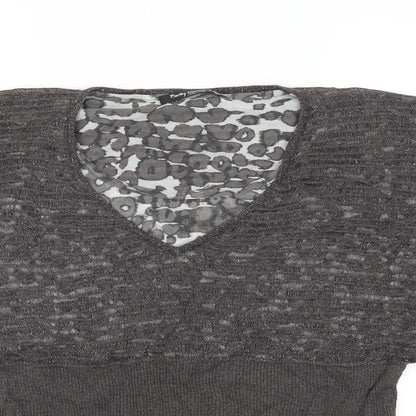 Close-up detail of belly barley women’s grey basic blouse, size UK 16