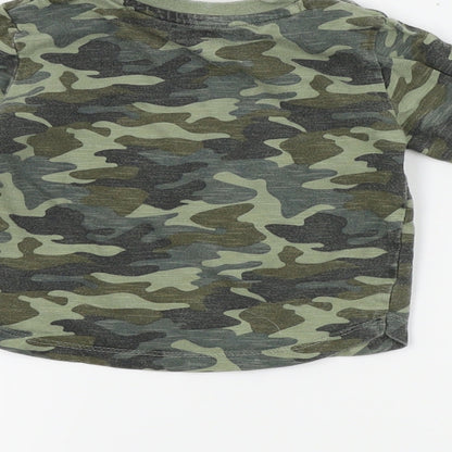Brand and care label for F&F boys’ green camouflage basic t-shirt, size 12-18, months