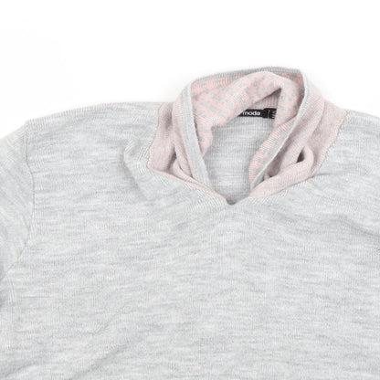 Close-up detail of Mia Moda women’s grey jumper, size M