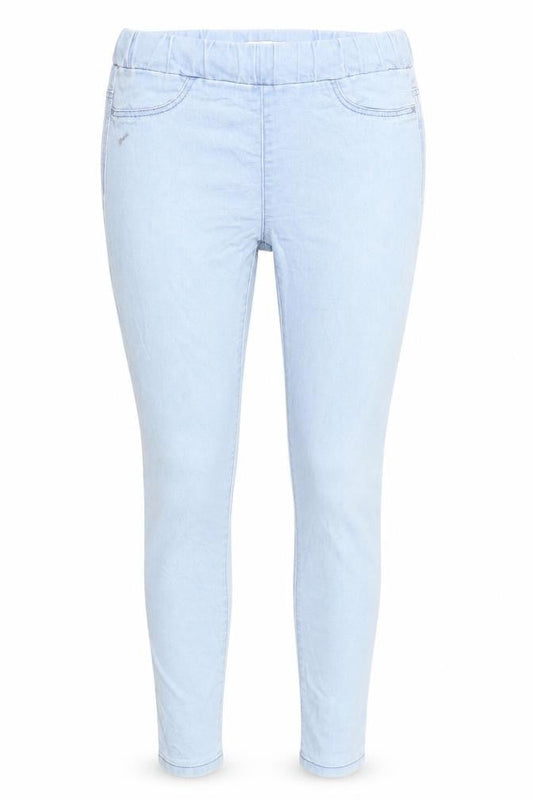 Front view of WOW women’s blue skinny jeans, size XS, 27-inch leg - elastic waist band