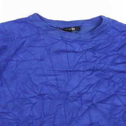 Close-up detail of Forever 21 women’s blue knit jumper, size S