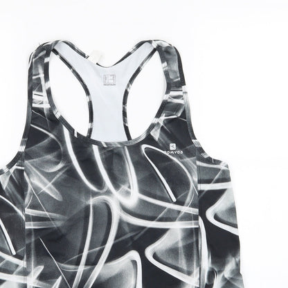 Close-up detail of Domyos women’s grey geometric basic tank, size M