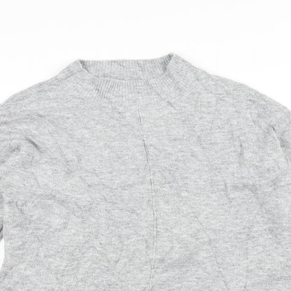 Close-up detail of Red Herring women’s grey basic t-shirt, size UK 12