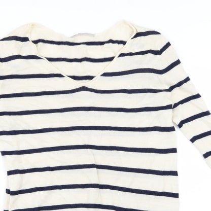 Close-up detail of Gap women’s ivory striped jumper, size S