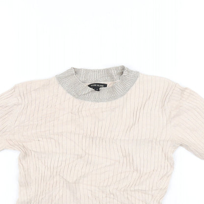 Close-up detail of River island women’s pink basic t-shirt, size UK 8