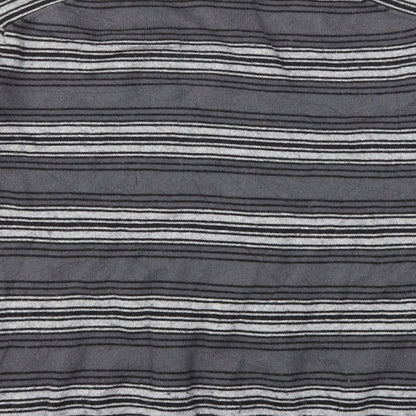 Brand and care label for Gap men’s grey striped knit jumper, size M