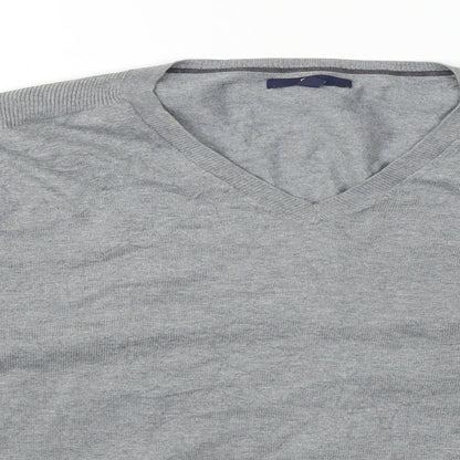 Close-up detail of Gap men’s green jumper, size M
