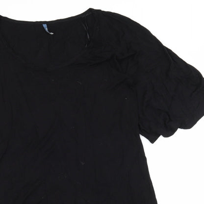 Close-up detail of E-vie women’s black jersey basic t-shirt, size UK 14