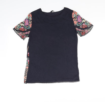 Back view of Preworn women’s black floral basic t-shirt, size UK 6