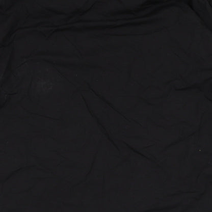 Brand and care label for Savatini men’s black button-up one size