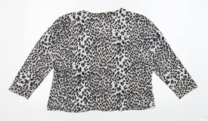 Back view of Country Casuals women’s grey animal print basic t-shirt, size XL