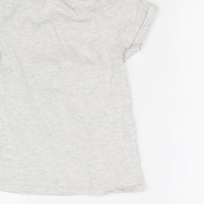 Brand and care label for Primark girls’ grey basic t-shirt, size 8-9, years