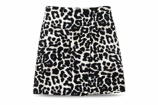 Front view of New Look women’s beige animal print a-line skirt, size UK 4