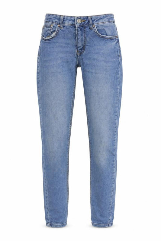 Front view of Denim & Co. women’s blue denim skinny jeans, size UK 6, 29-inch leg