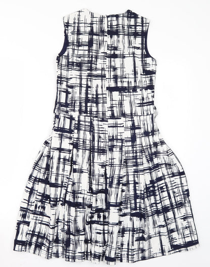 Preloved Air girl Womens White Geometric  A-Line  Size 8 - Back