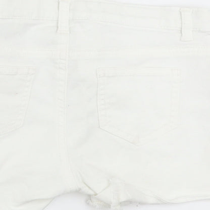 Preloved H&M Girls White   Hot Pants Shorts Size 10 Years - Label