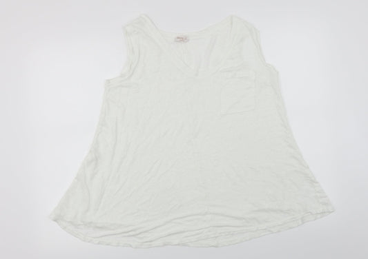SUZY  Womens White   Basic T-Shirt Size M
