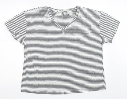 Riklo Womens Grey Striped  Basic T-Shirt Size M