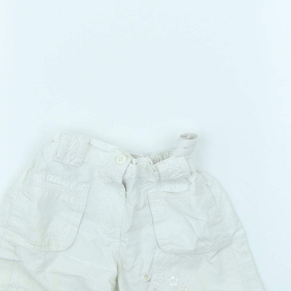 TU Girls White   Mom Shorts Size 6 Years