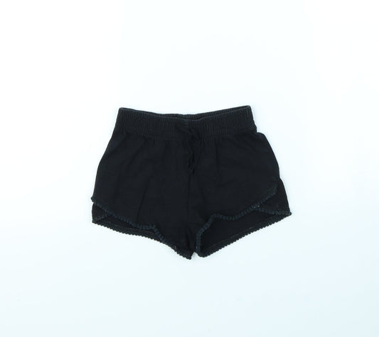 TU Girls Black   Bermuda Shorts Size 7 Years