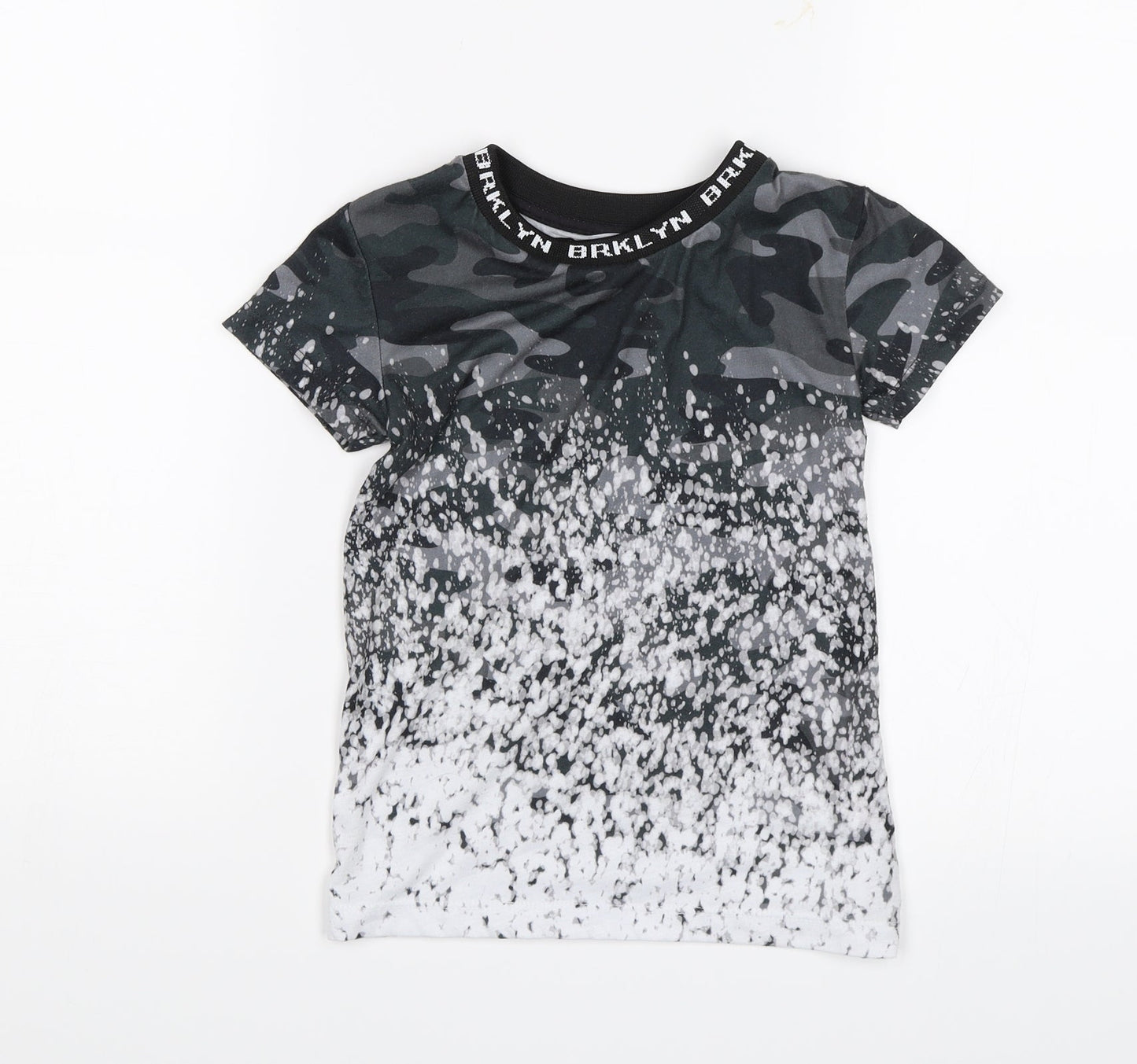 Matalan Boys Grey Camouflage  Basic T-Shirt Size 5 Years
