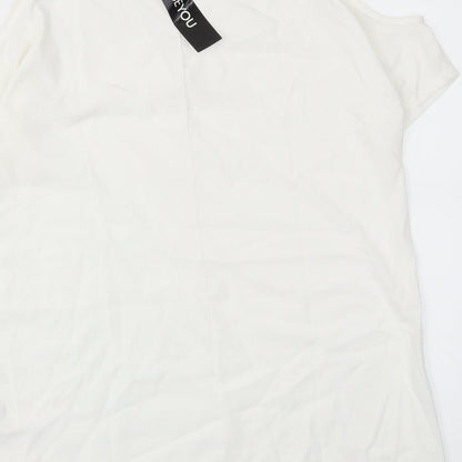 Brand and care label for beyou women’s white basic blouse, size M