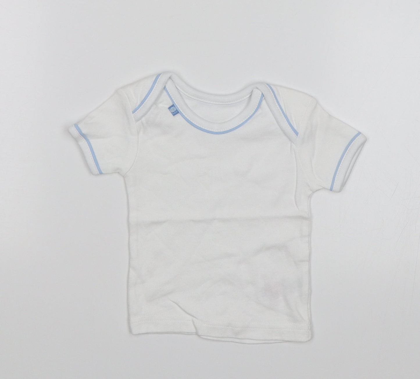 Preworn Baby White   Basic T-Shirt Size 0-3 Months
