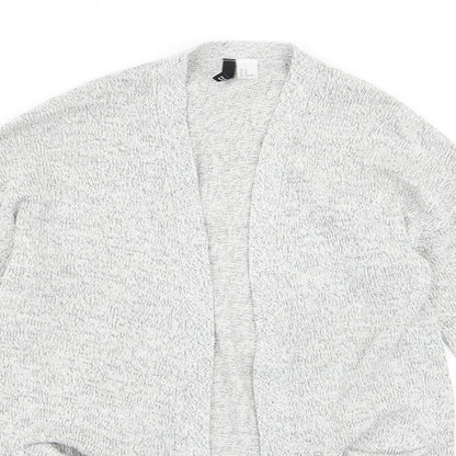 Close-up detail of Divided women’s grey cardigan jumper, size M