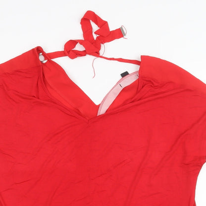 Close-up detail of New Look women’s red basic t-shirt, size UK 14