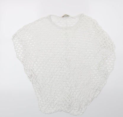 Additional front view of Cameo Rose women’s white basic t-shirt, size M