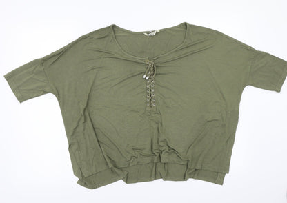Additional front view of Brave Soul women’s green basic t-shirt, size M