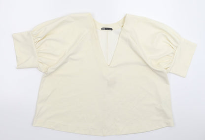 Additional front view of Zara women’s white basic t-shirt, size S