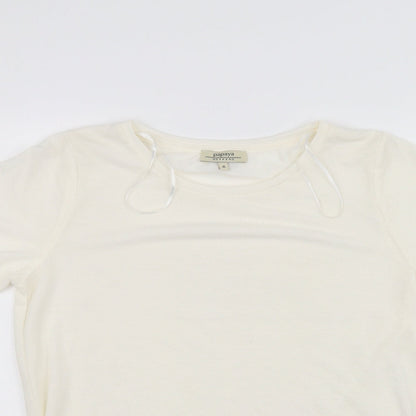 Close-up detail of Papaya women’s white basic t-shirt, size UK 8