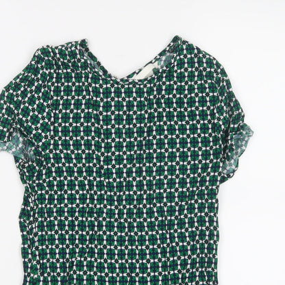Close-up detail of H&M women’s green geometric basic t-shirt, size UK 4