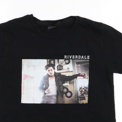 Close-up detail of Riverdale women’s black basic t-shirt, size XS