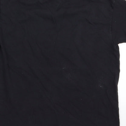 Brand and care label for Fruit of the Loom boys’ black basic t-shirt, size 7-8, years