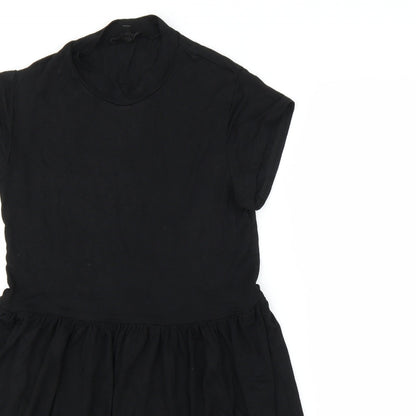 Close-up detail of Missguided women’s black a-line, size UK 8