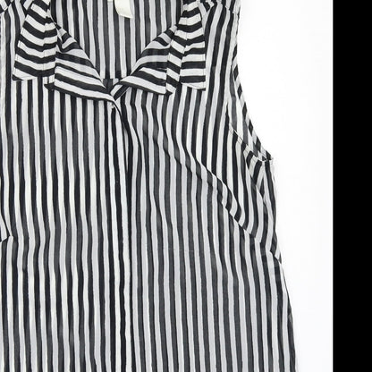 Preloved H&M Womens White Striped  Basic Button-Up Size L - Detail